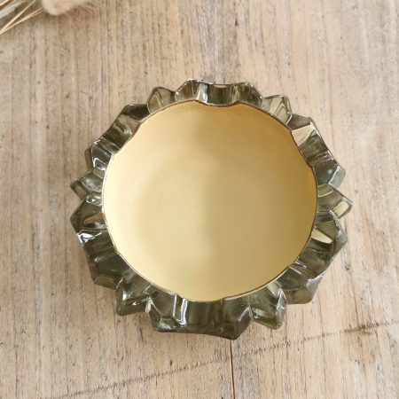 Vide poche jaune pastel liseré doré